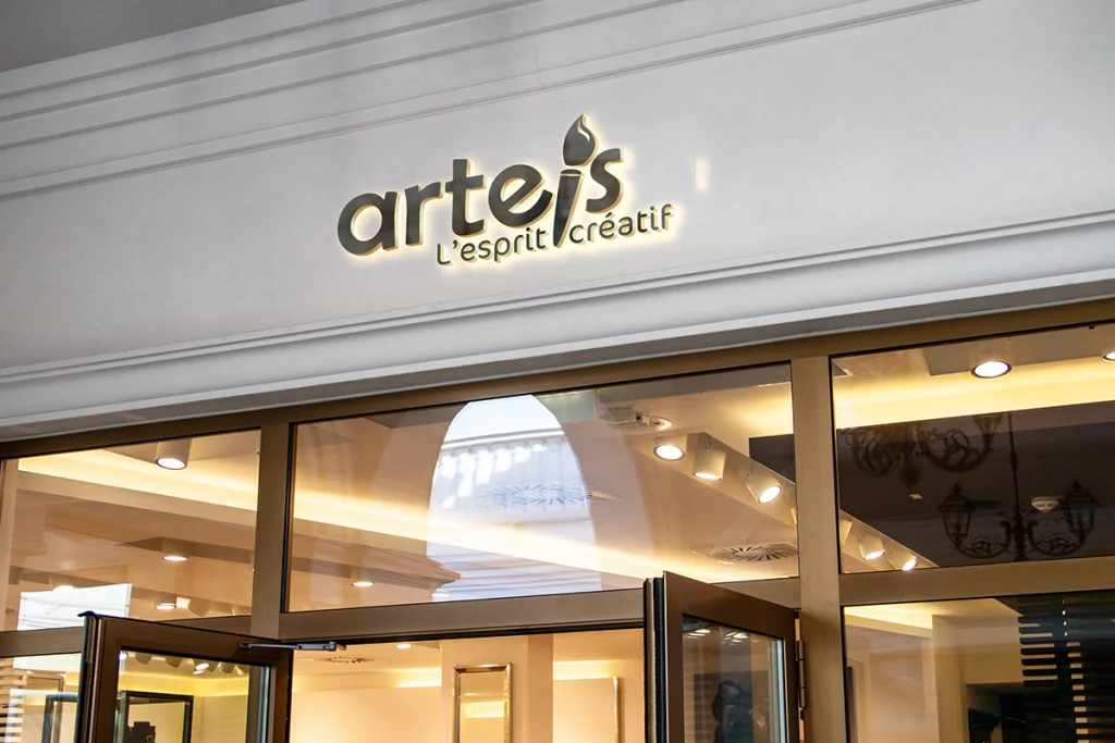 Devanture Artéis